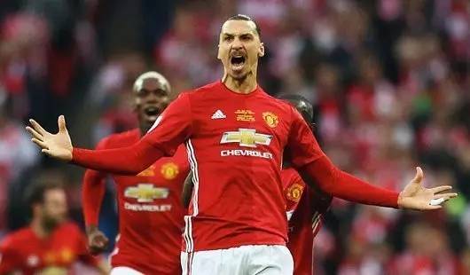 今早维阿仍未参加尤文合训，目前他尚未获准离开球队集训营.