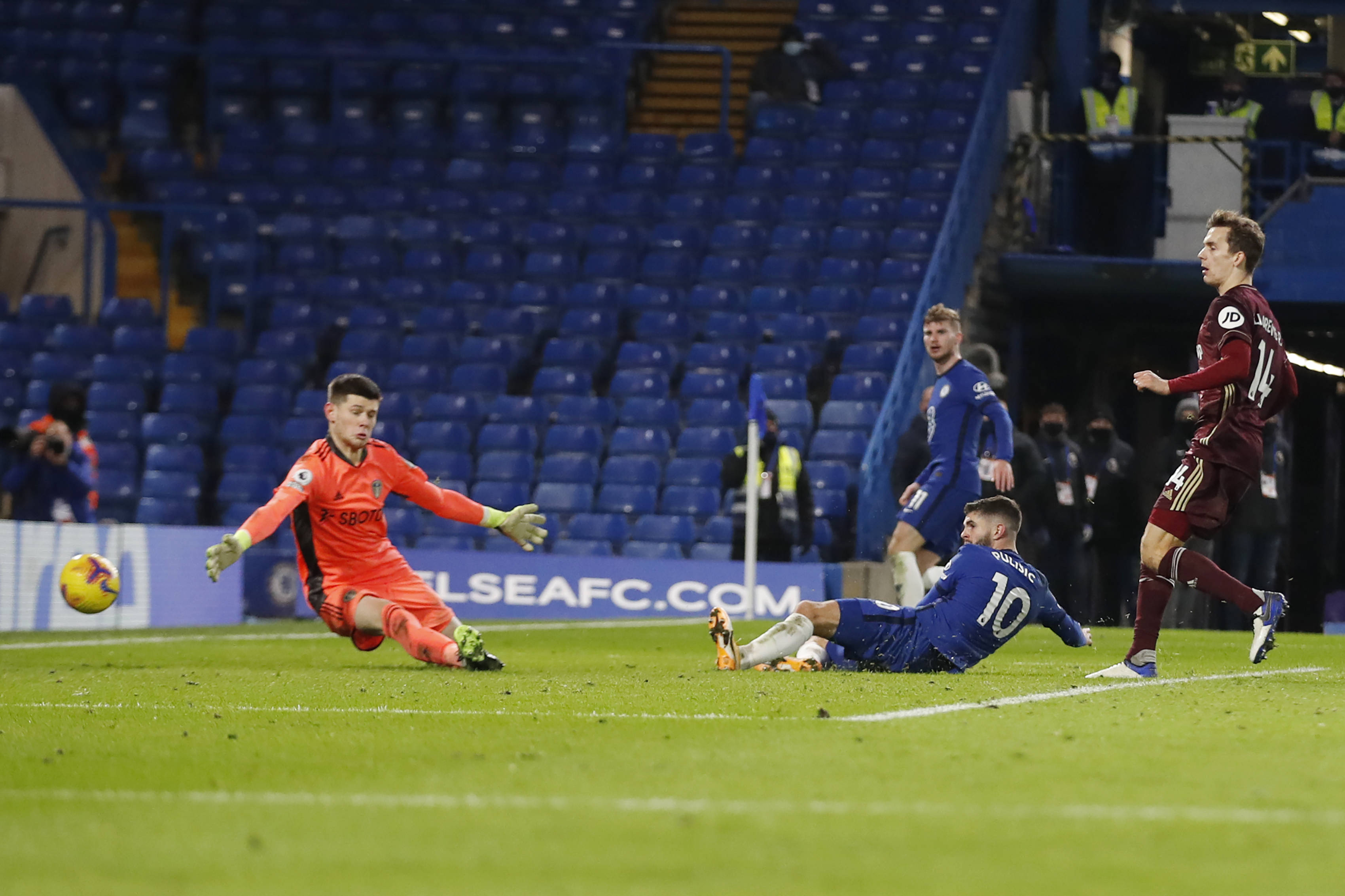 意劳动法律师：仅适用国外俱乐部的协议无效，卢克曼可以解约.